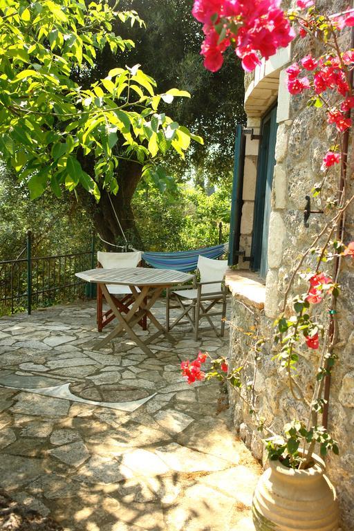 Villa Musician'S Round House & Castello à Vátos Extérieur photo