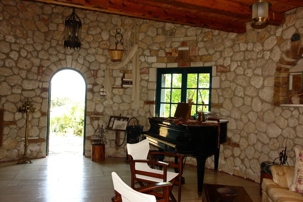 Villa Musician'S Round House & Castello à Vátos Chambre photo